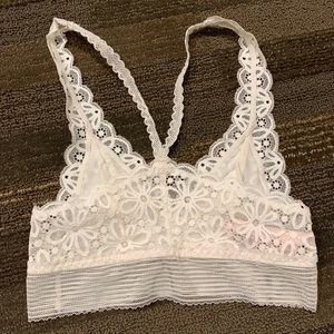 NWT Victoria’s Secret White Cream Lace Bralette XS